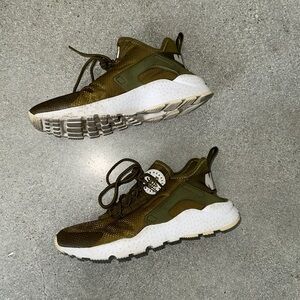 Nike huarache sneakers